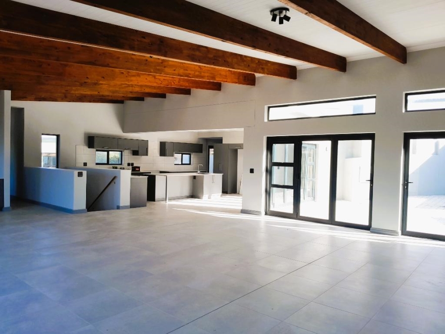 4 Bedroom Property for Sale in Whale Rock Western Cape